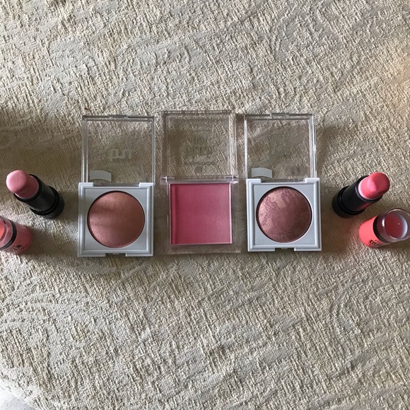 2 FOR $20 — Drugstore blush set - Picture 2 of 7